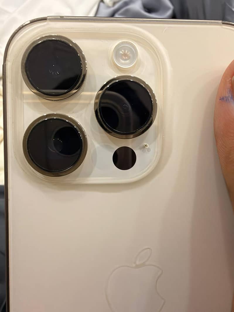 Apple iPhone 14 Pro 1
