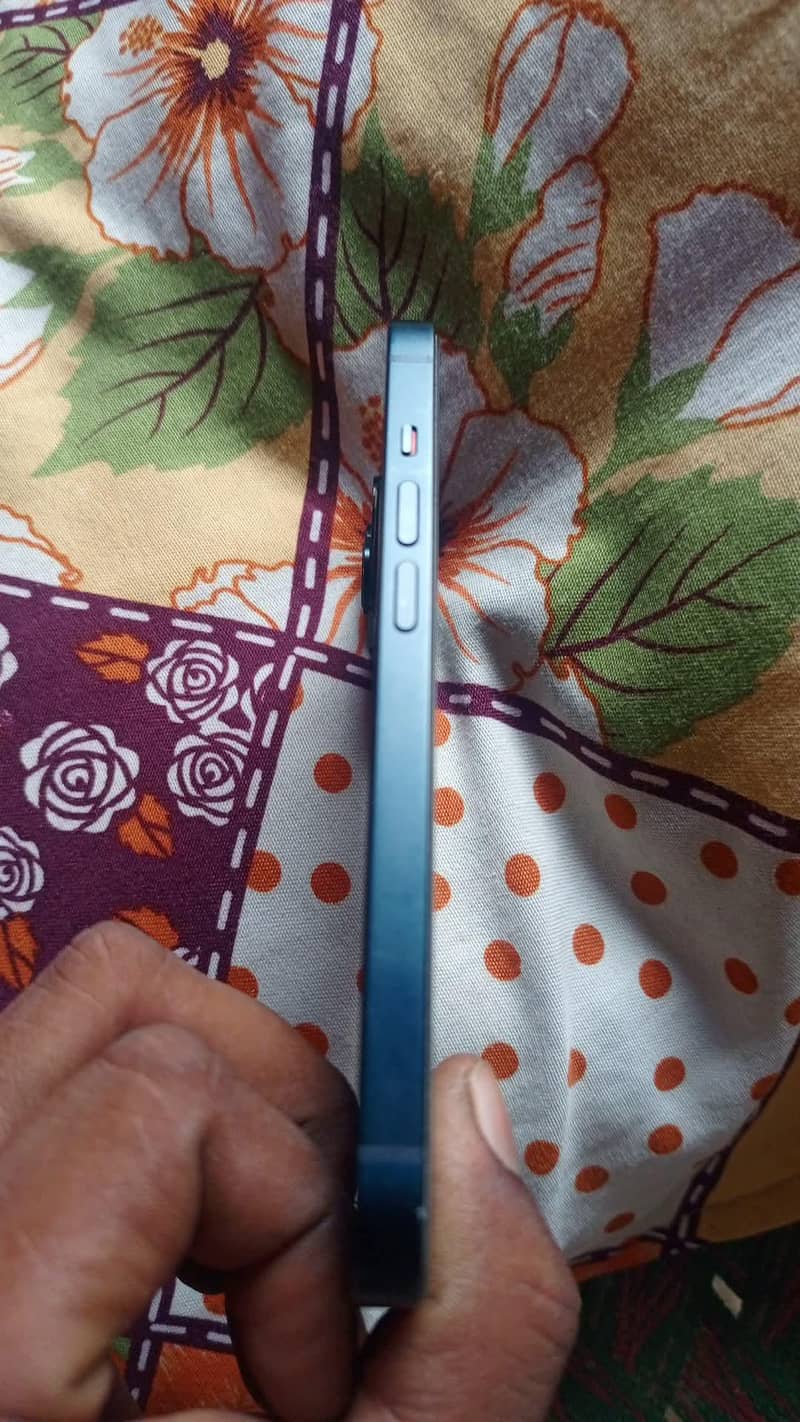 Apple iPhone 14 2