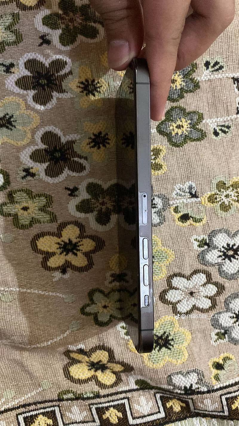 Apple iPhone 13 Pro 4