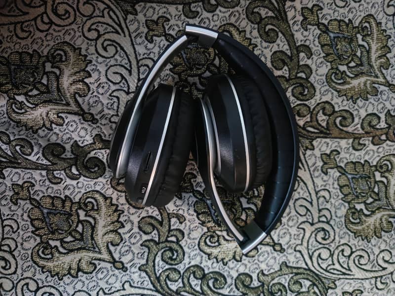 Wireless headphone (also wire) 5