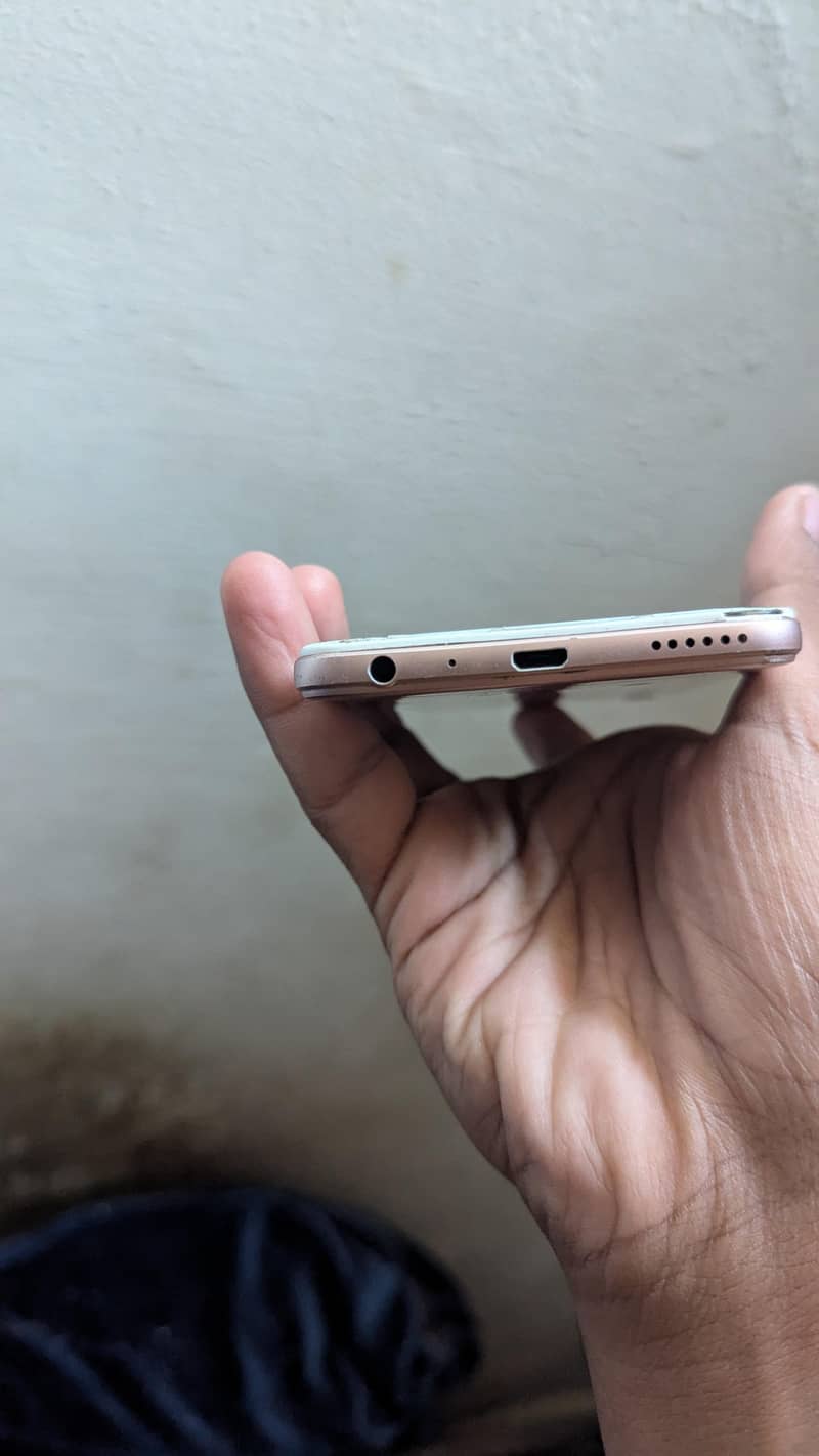 OPPO A57 1