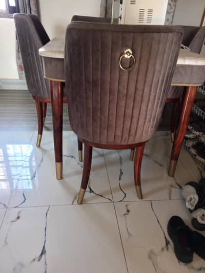 urgent sell dinning table 4 chair