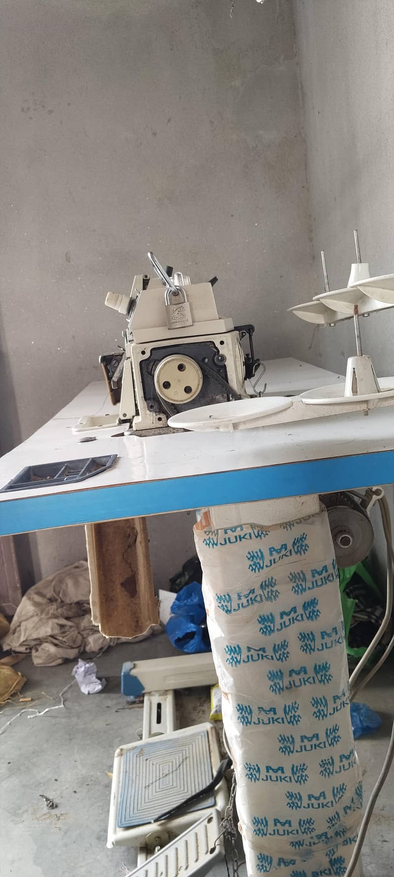 overlocker machine 4