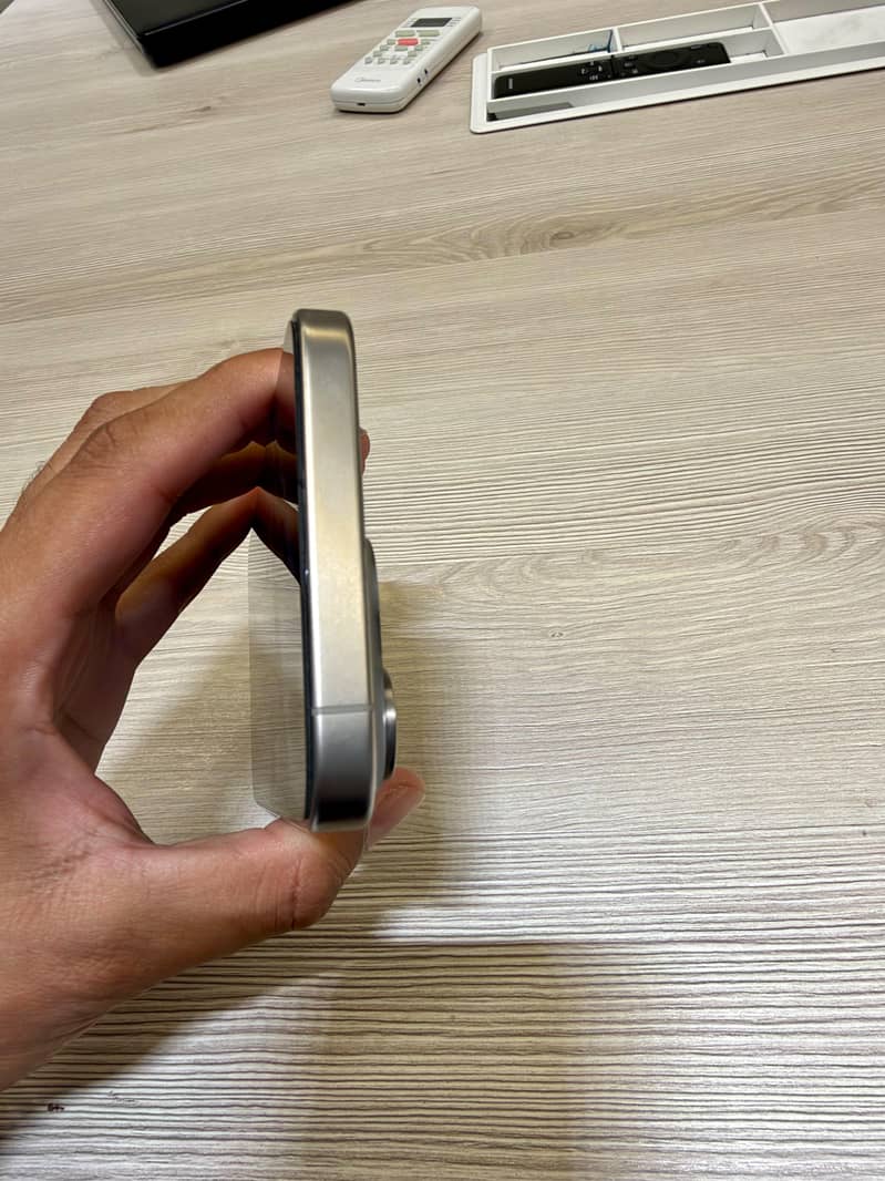 Apple iPhone 15 Pro Max 3