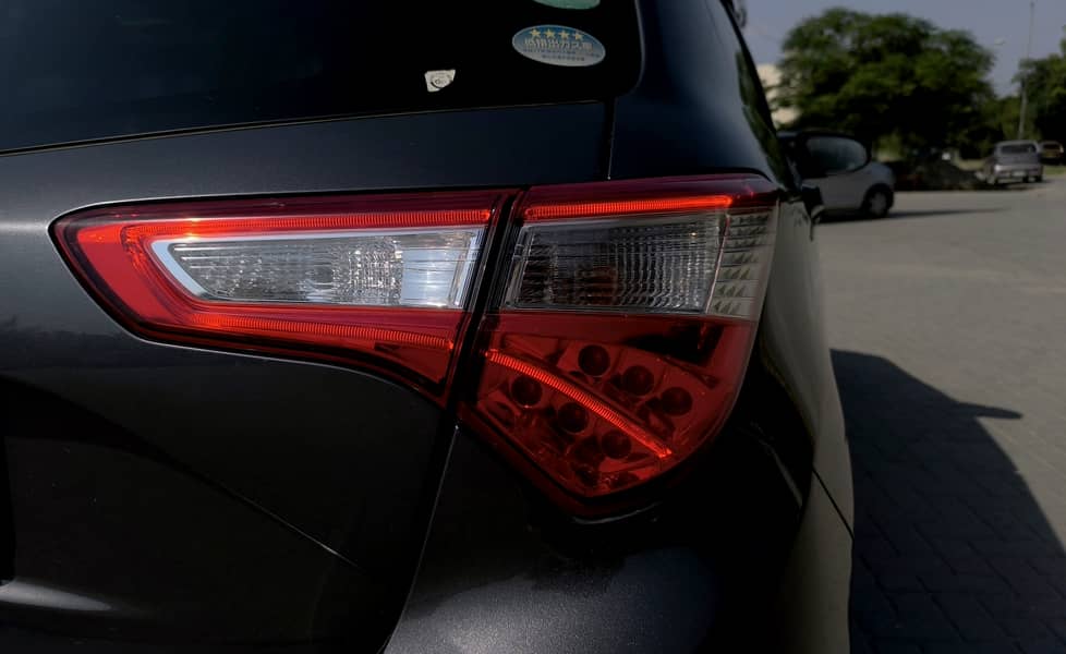 Toyota Vitz 2017 6