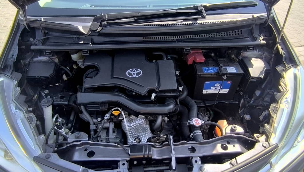 Toyota Vitz 2017 8