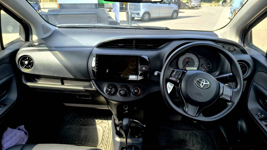 Toyota Vitz 2017 9
