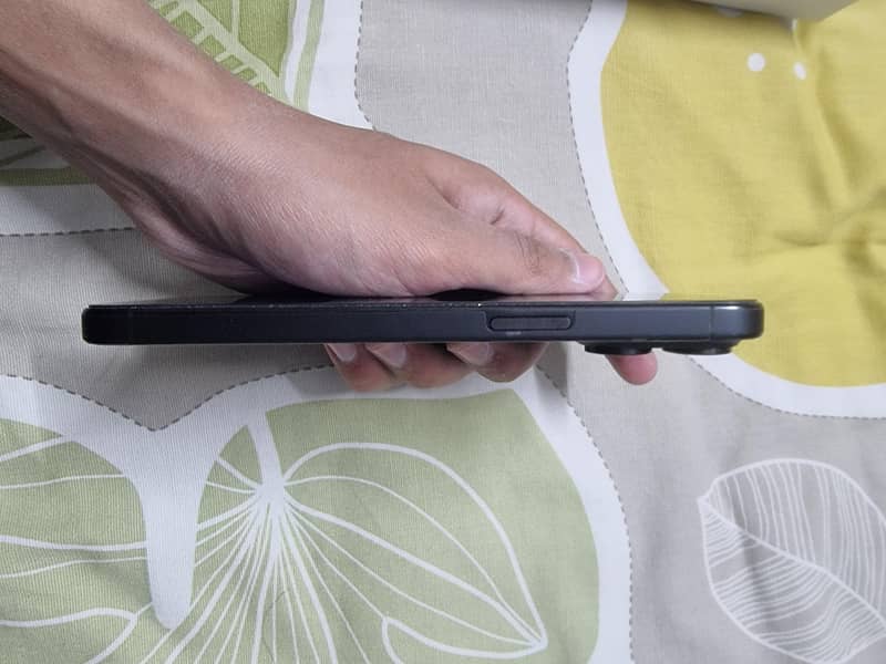 Apple iPhone 15 Pro Max 3