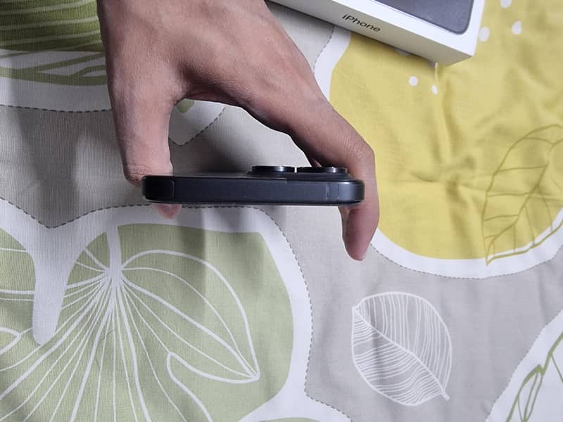 Apple iPhone 15 Pro Max 6