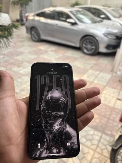Apple iPhone 13