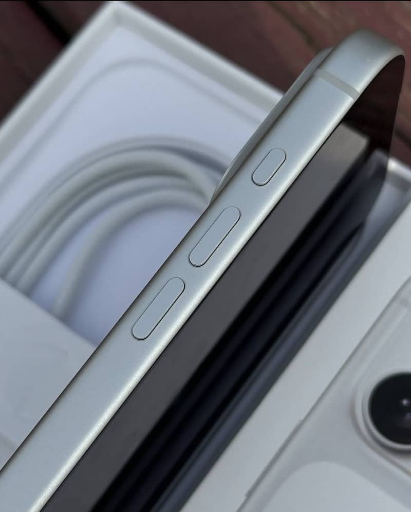 iPhone 17 Pro Max JV 3
