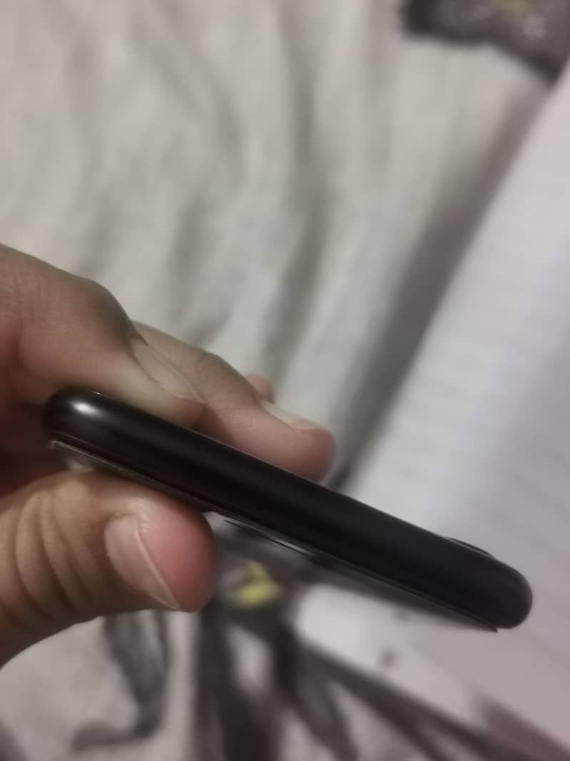 iphone se 2 12