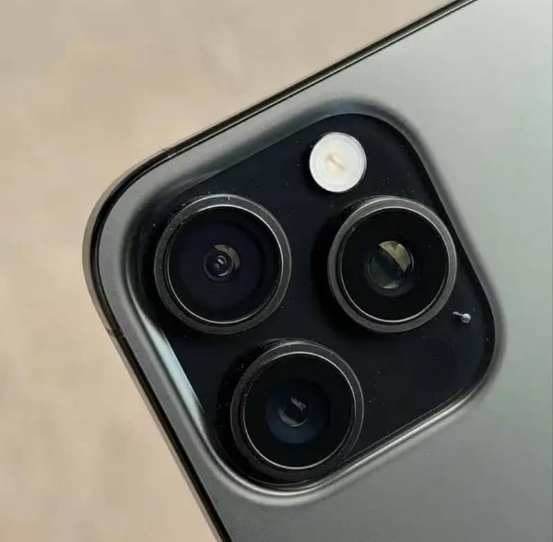Apple iPhone 16 Pro JV 0