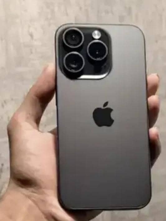 Apple iPhone 16 Pro JV 1