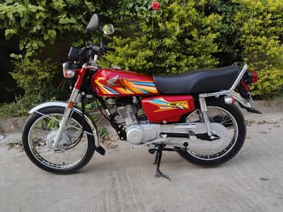 Honda CG 125 brand new showroom condition for sale