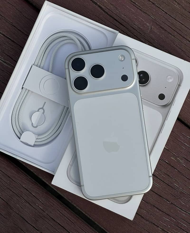 iPhone 17 Pro Max JV 0