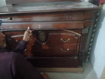 dressing table