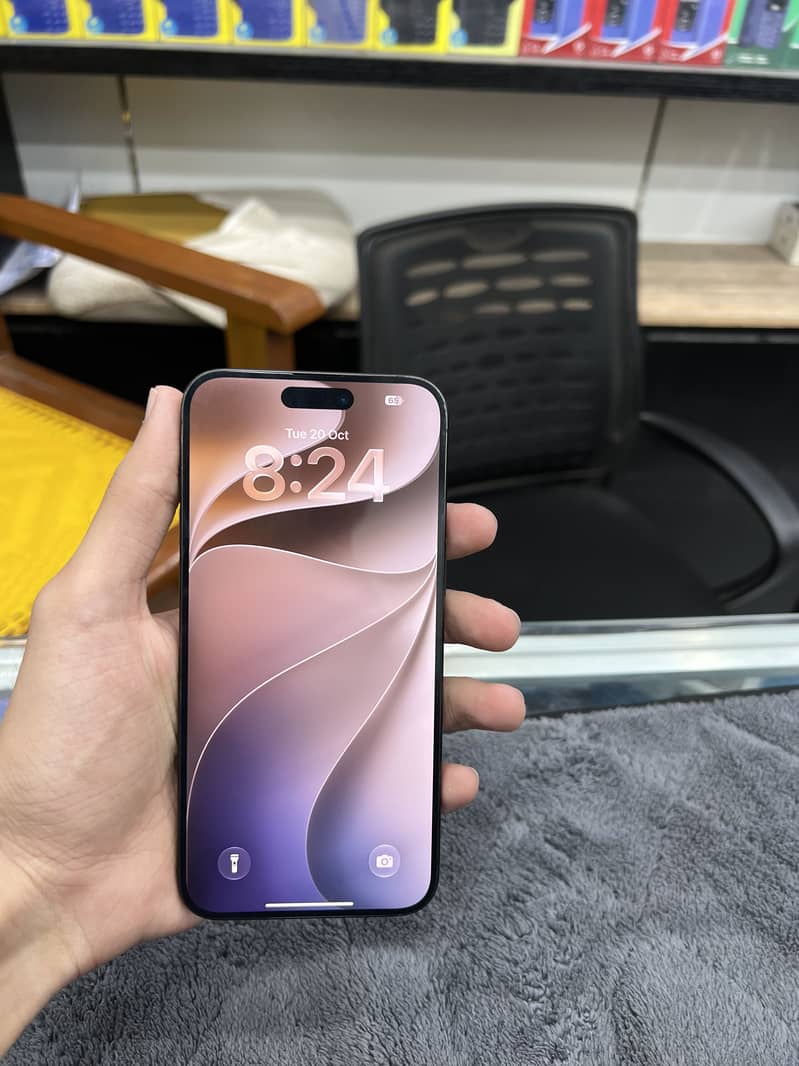 Apple iPhone 15 Pro Max 2
