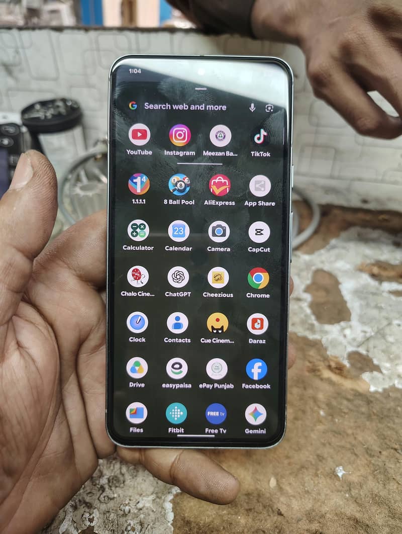 Google Pixel 8 6
