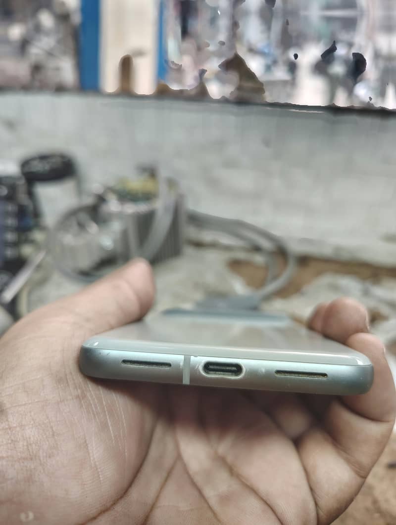 Google Pixel 8 7