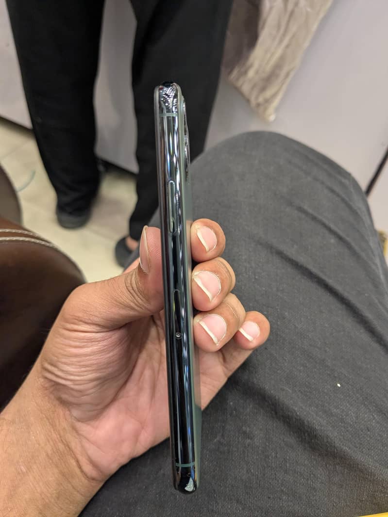 Apple iPhone 11 Pro 3