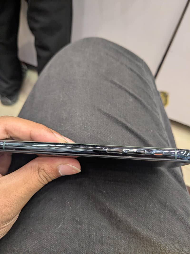Apple iPhone 11 Pro 5