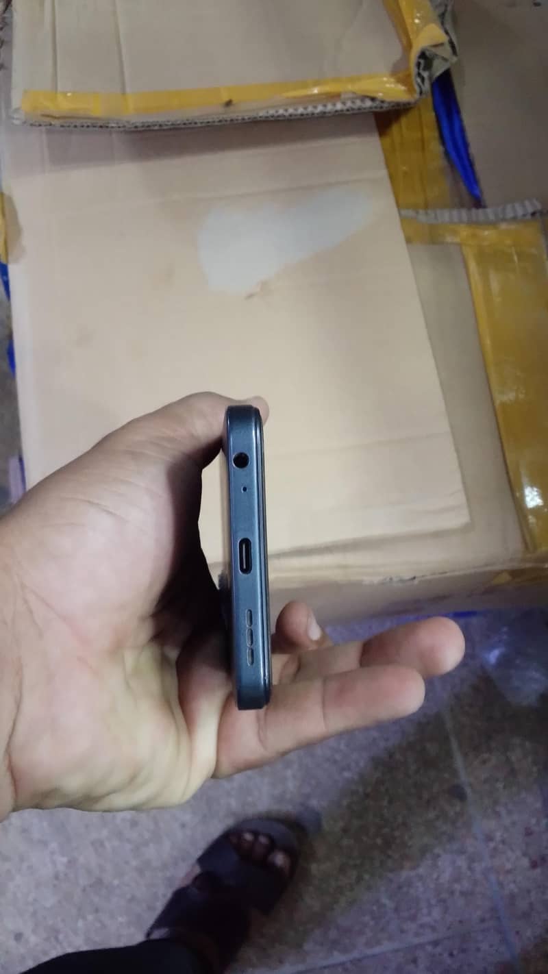 Tecno Spark Go 2 3