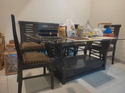 DINING TABLE FOR SALE