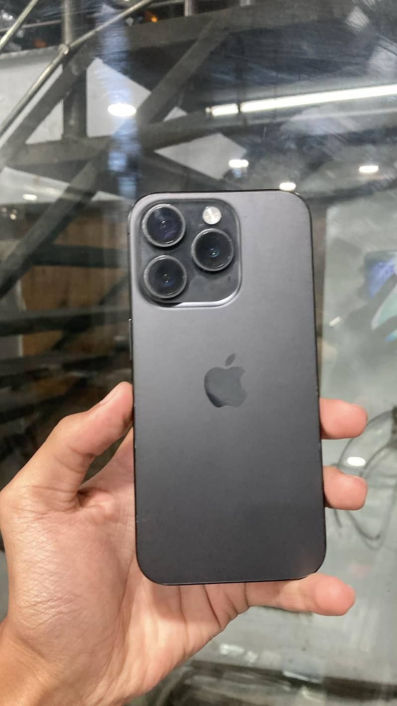 Apple iPhone 15 Pro 1