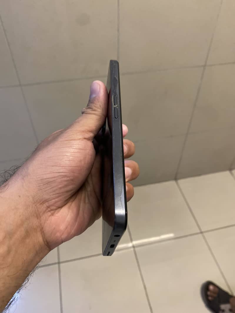 Realme C35 3