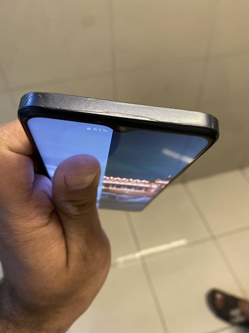 Realme C35 6