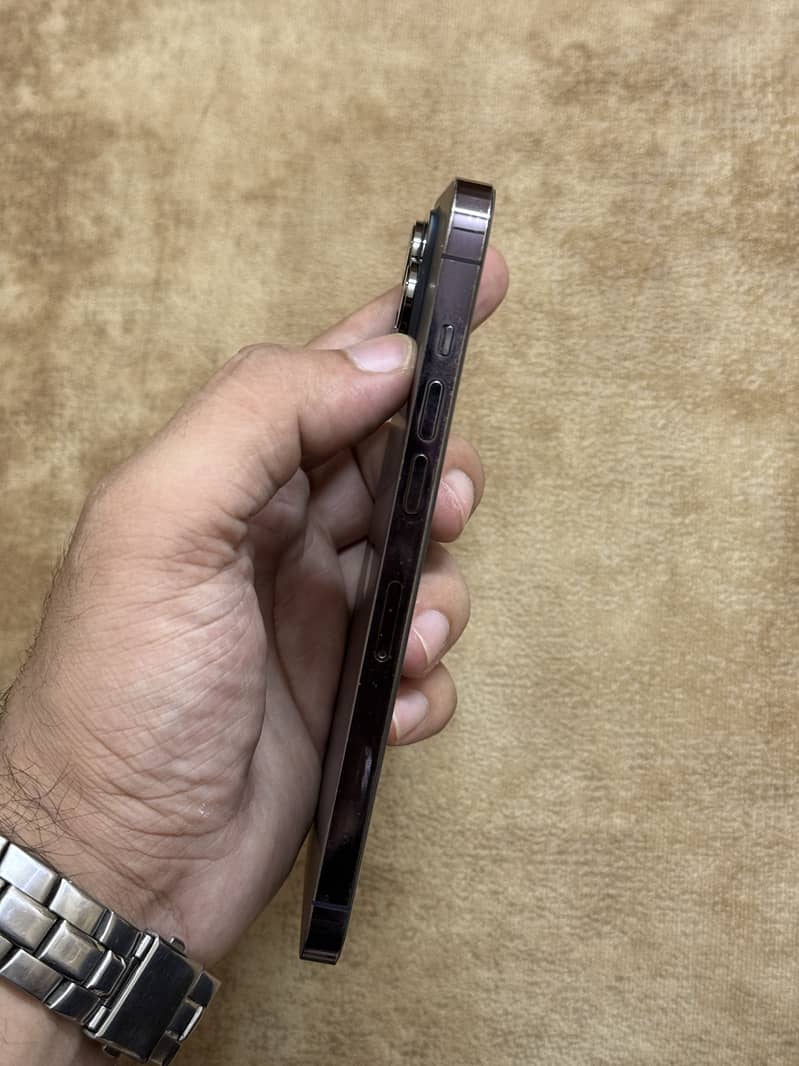 Apple iPhone 14 Pro Max 4