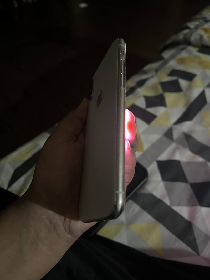 Apple iPhone X 2