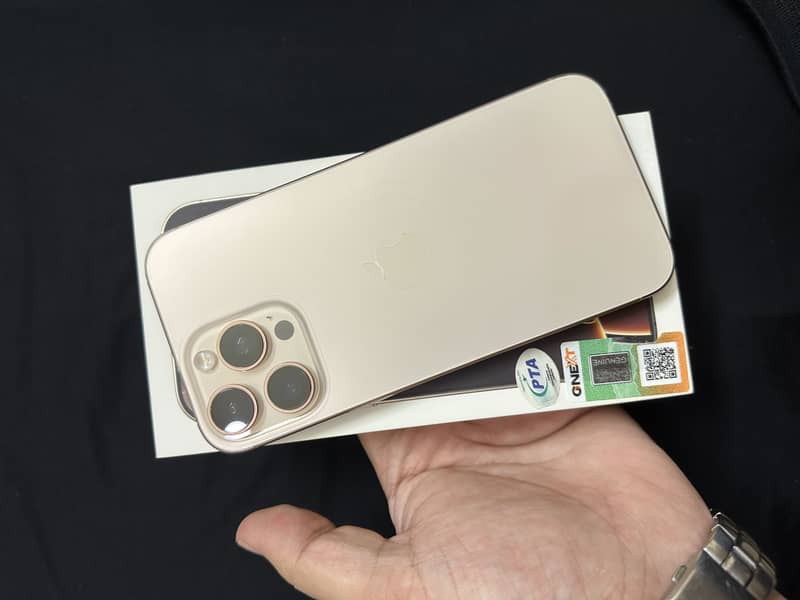 Apple iPhone 16 Pro Max 0
