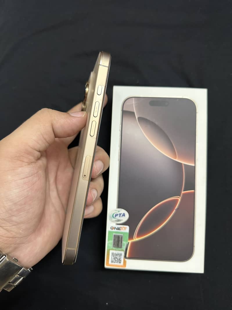 Apple iPhone 16 Pro Max 1