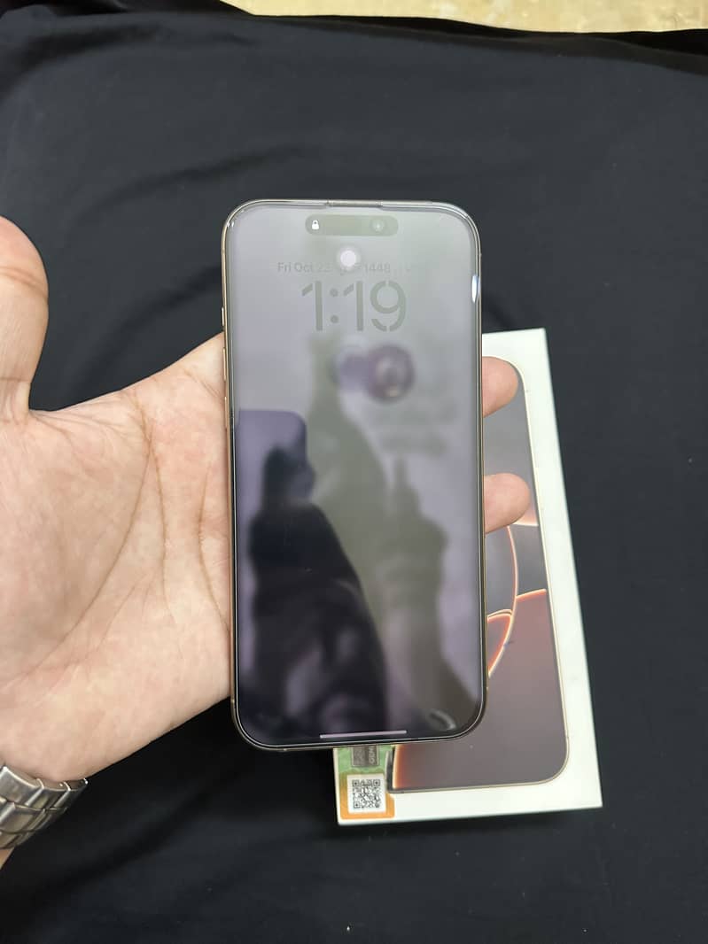 Apple iPhone 16 Pro Max 4