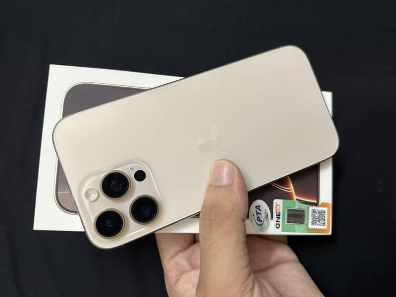 Apple iPhone 16 Pro Max 8