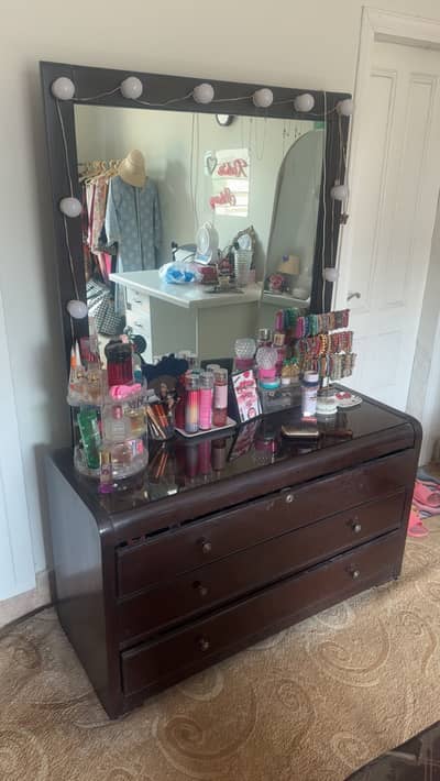 Dressing table