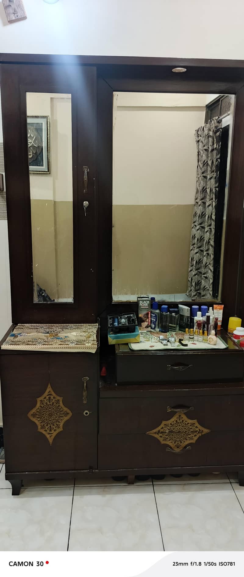 Dressing table just like new 0