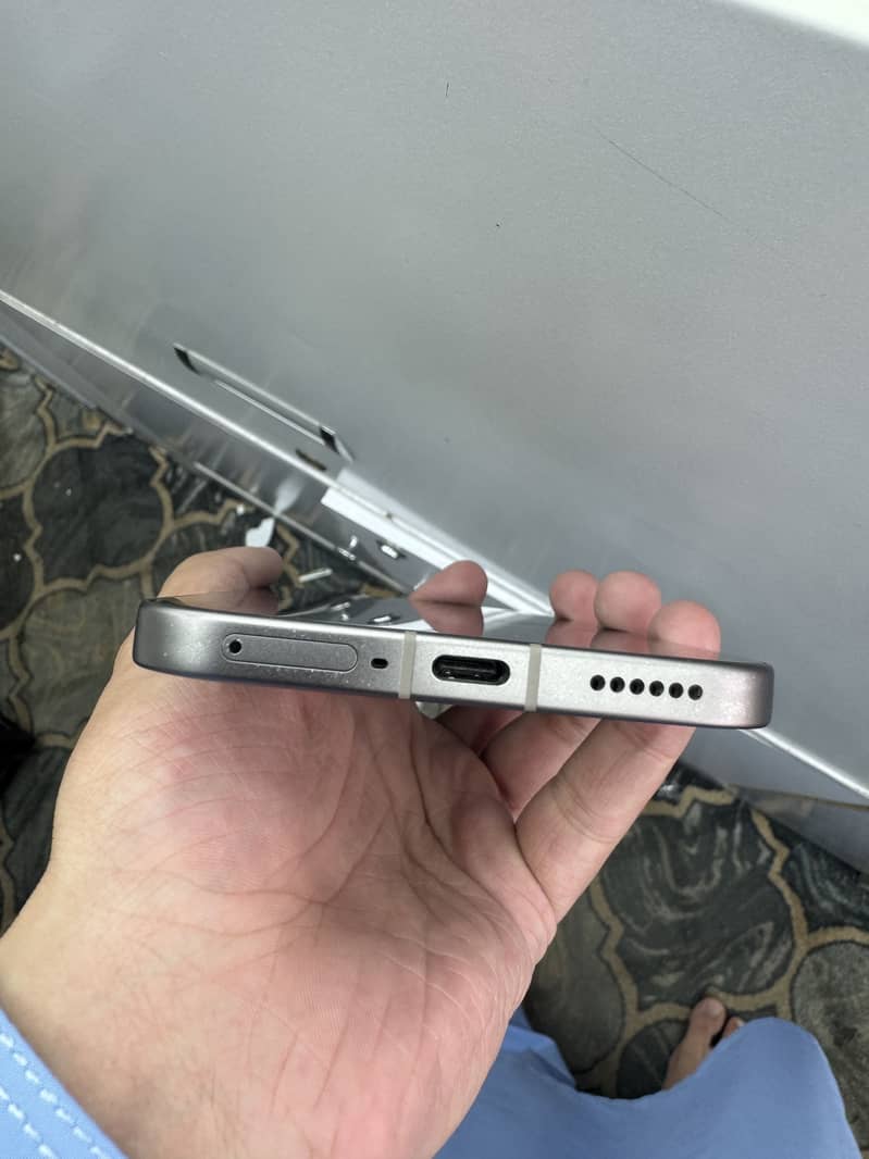 Infinix Note 60 Pro titanium grey 1