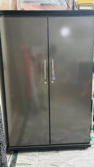 Double door wardrobe