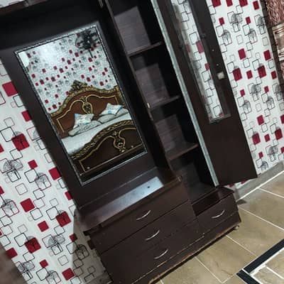 Dressing table