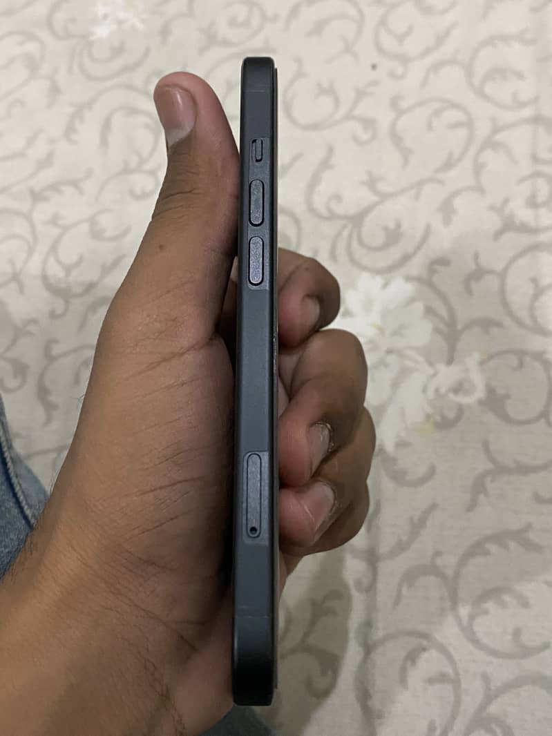 Apple iPhone 15 2