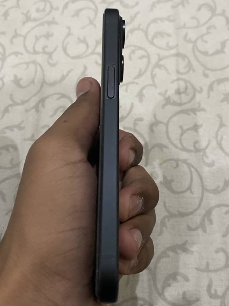 Apple iPhone 15 3