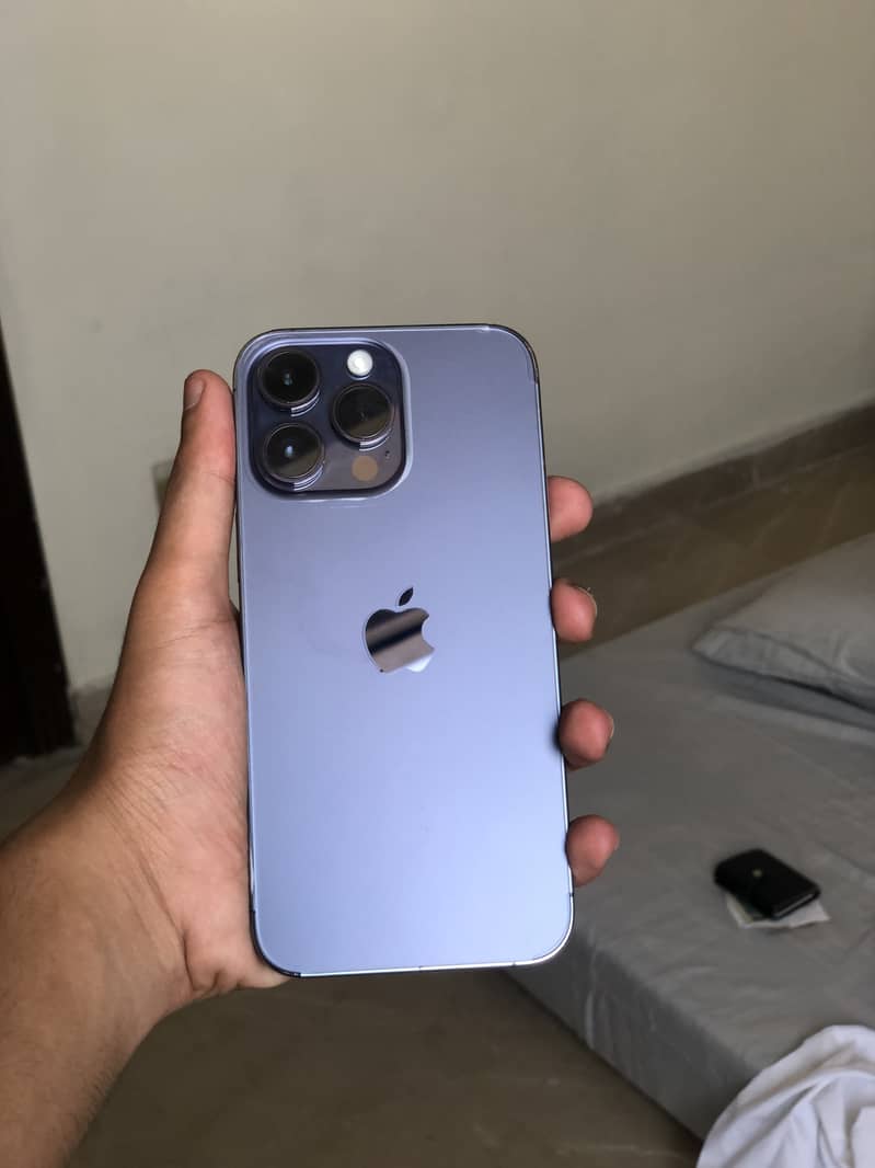 Apple iPhone 14 Pro Max 1