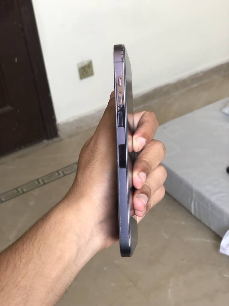 Apple iPhone 14 Pro Max 3