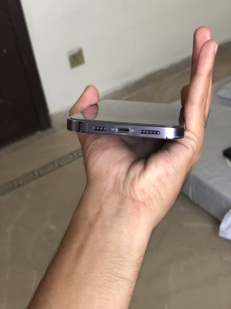 Apple iPhone 14 Pro Max 4
