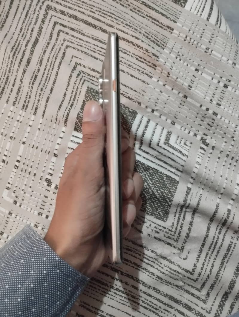 Tecno CAMON 40 Pro 5