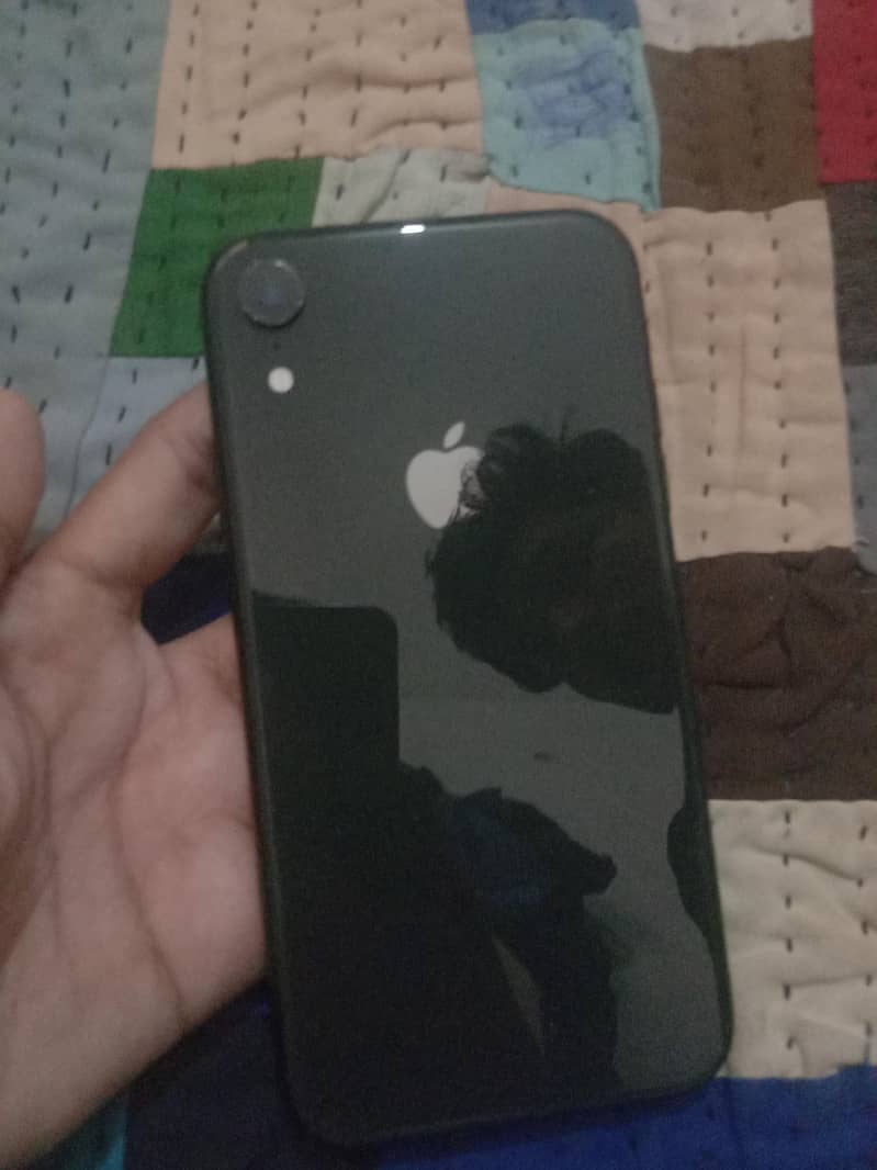 Apple iPhone XR 1