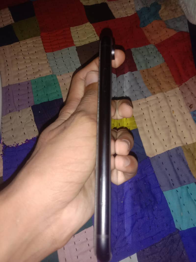 Apple iPhone XR 6